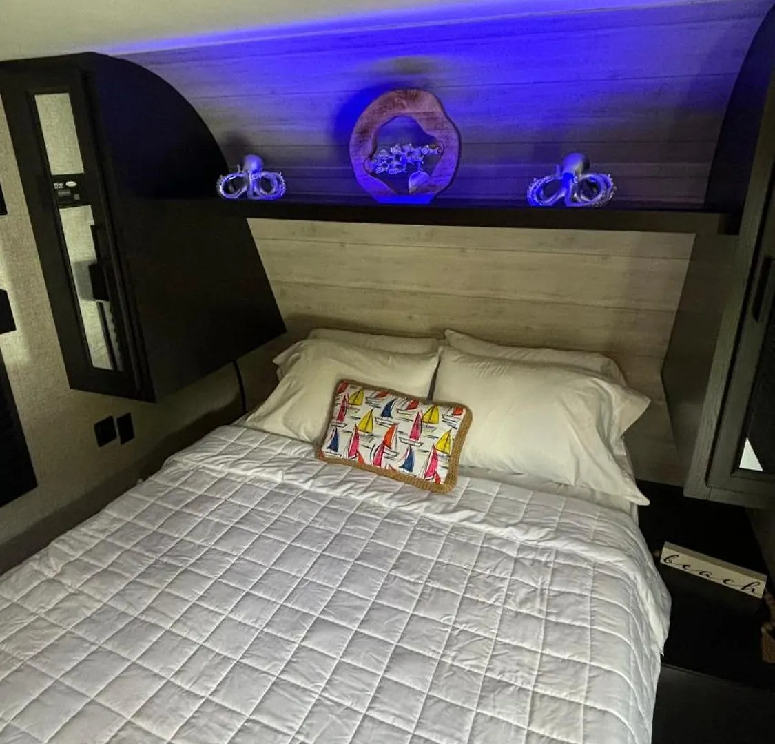 אתר קמפינג מלון קאבו רוחו Buye Campers